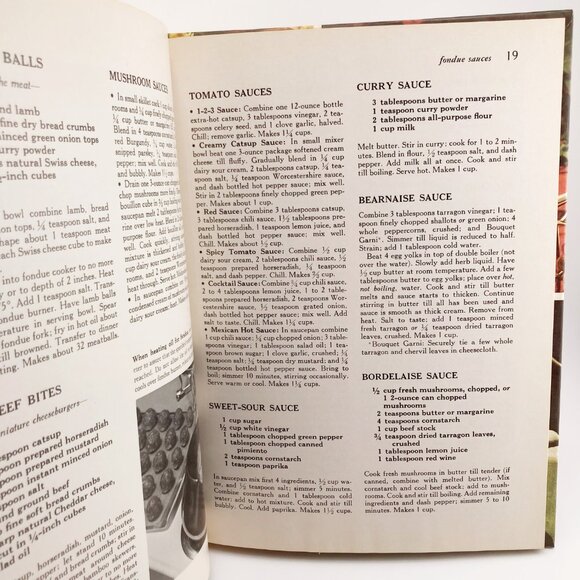 BETTER HOMES & GARDENS Vintage Fondue and Tabletop Cooking 1970s cookbook - Picture 8 of 16